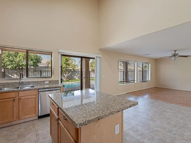 20434 N 92nd Ln — Photo 17