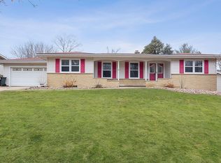 606 Morningstar Ln, Madison, WI 53704