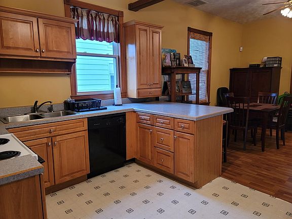 5th image of 339 N North Maple St Lot 116