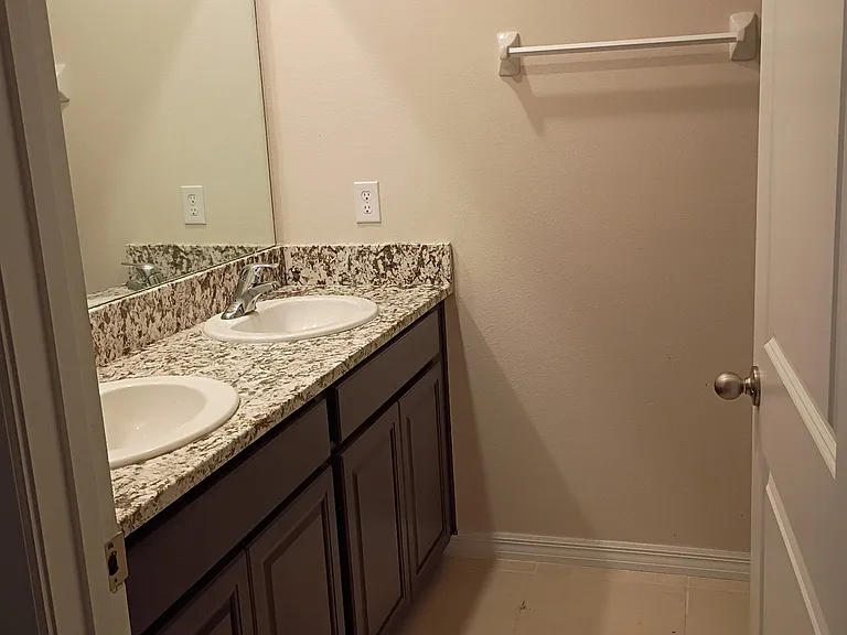 8142 SW 59th Ave — Photo 18