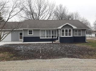 400 E Wall St, Moweaqua, IL 62550