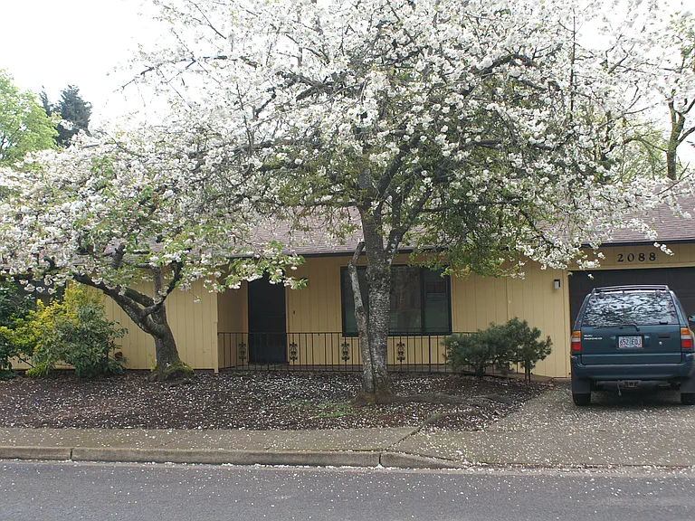 2088 Shiloh St — Photo 1
