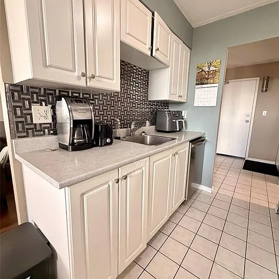 150 Park St W #1413 — Photo 7