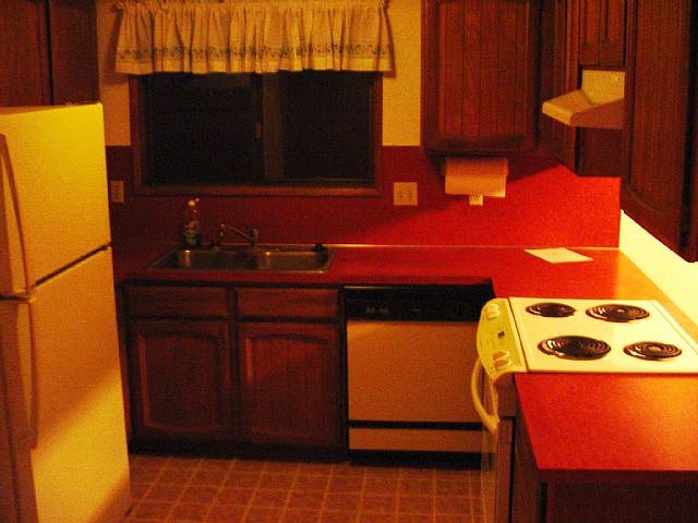 kitchen- new stove, dw, ++