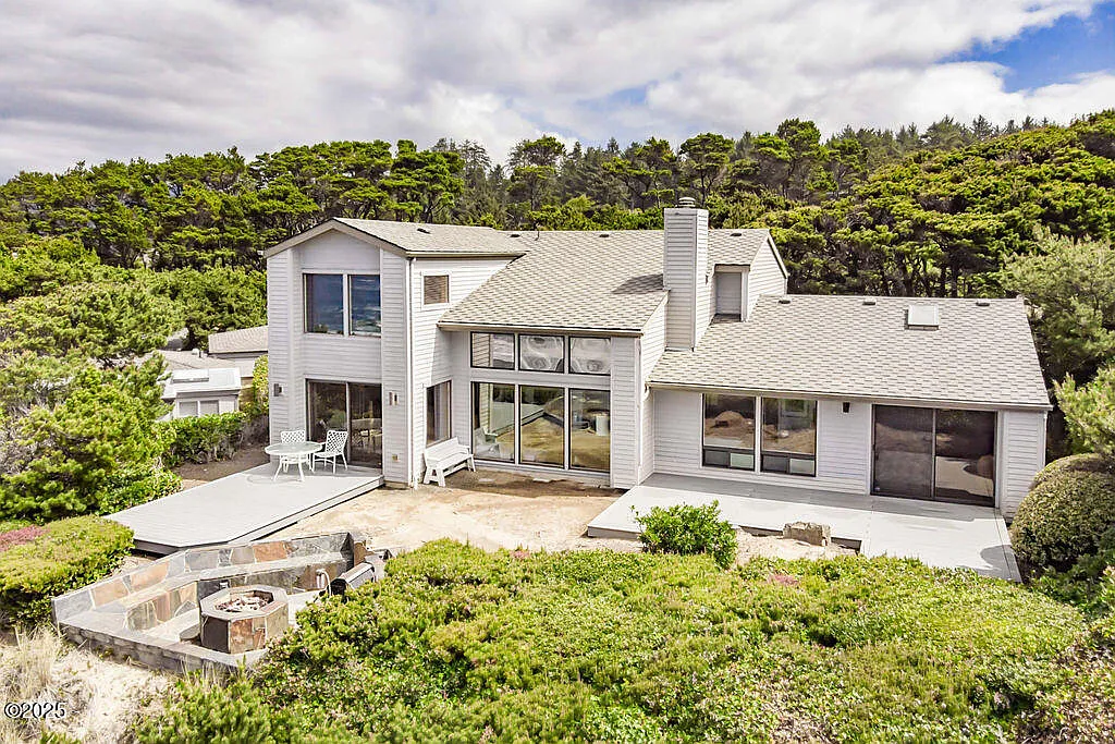 141 Salishan Dr photo 1