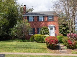930 N Livingston St, Arlington, VA 22205