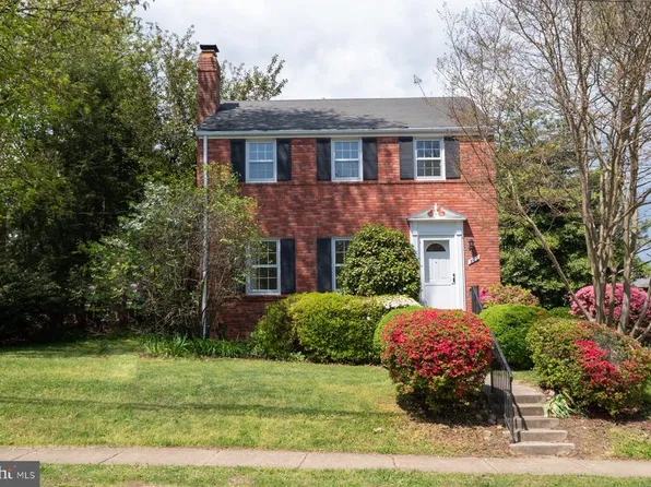 930 N Livingston St, Arlington, VA 22205