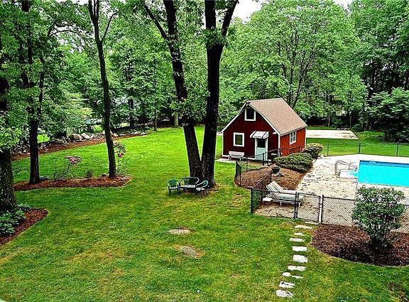 A fantastic wonderland of outdoor amenities...