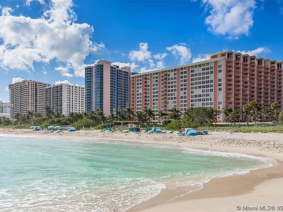 Miami Beach, beautiful Collins Ave.