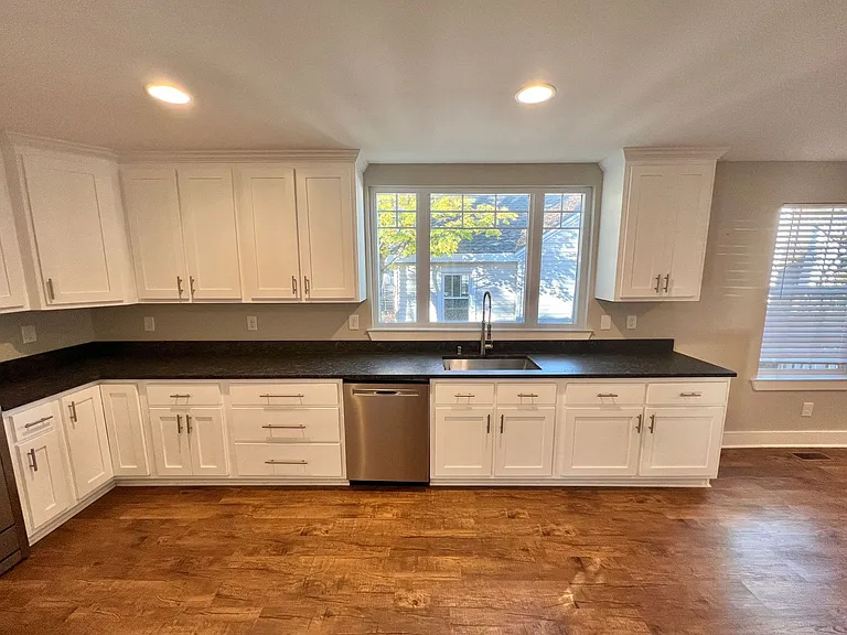 604 Rudolph Ave — Photo 6
