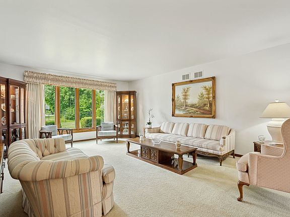 3rd image of 336 Ethel Ln
