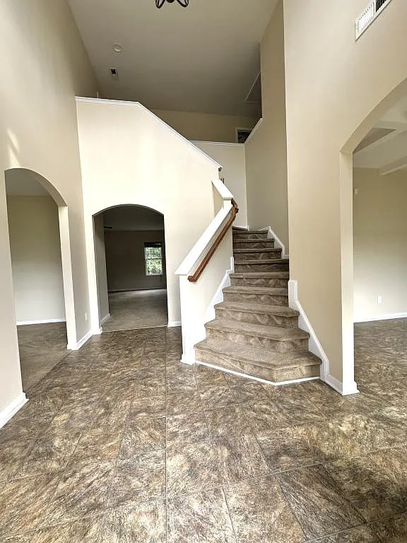 1205 Peppermint Ct — Photo 3