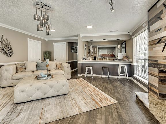 4th image of 4420 Saturn Rd #248