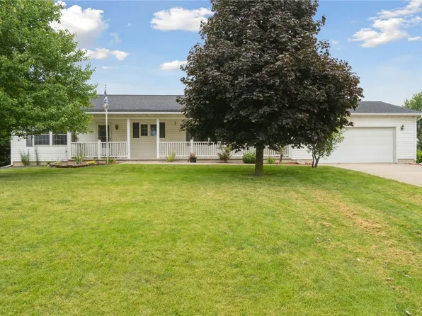 609 Grove St NW, Shellsburg, IA 52332