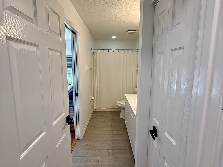 1608 Fairway Oaks Dr — Photo 15