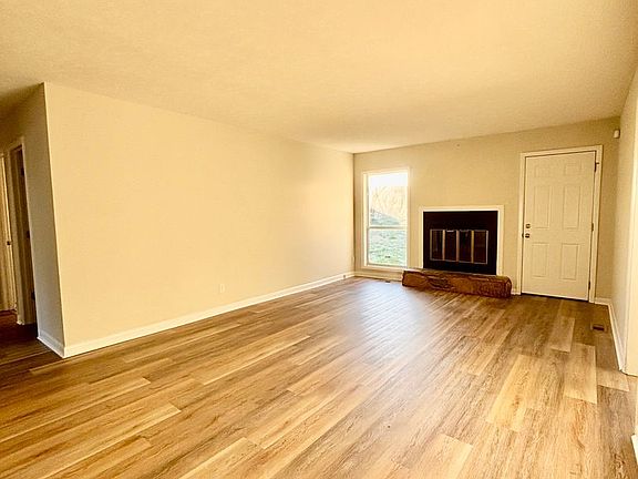 2nd image of 1338 Kienast Dr