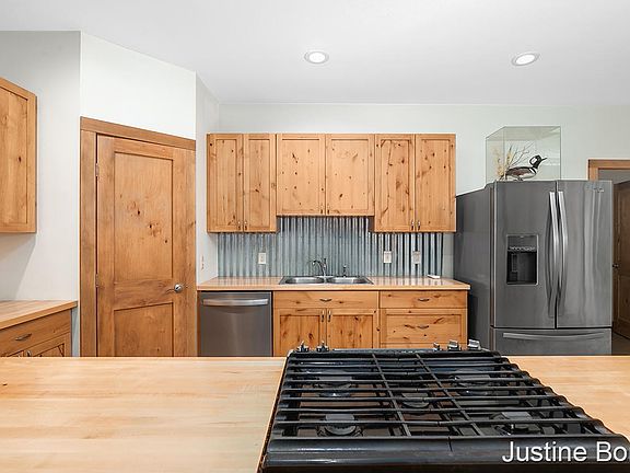 5th image of 873 Mallard Dr