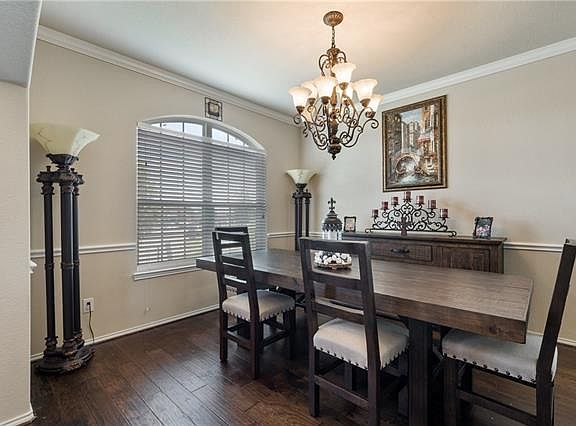 4th image of 5901 Burgundy Rose Dr