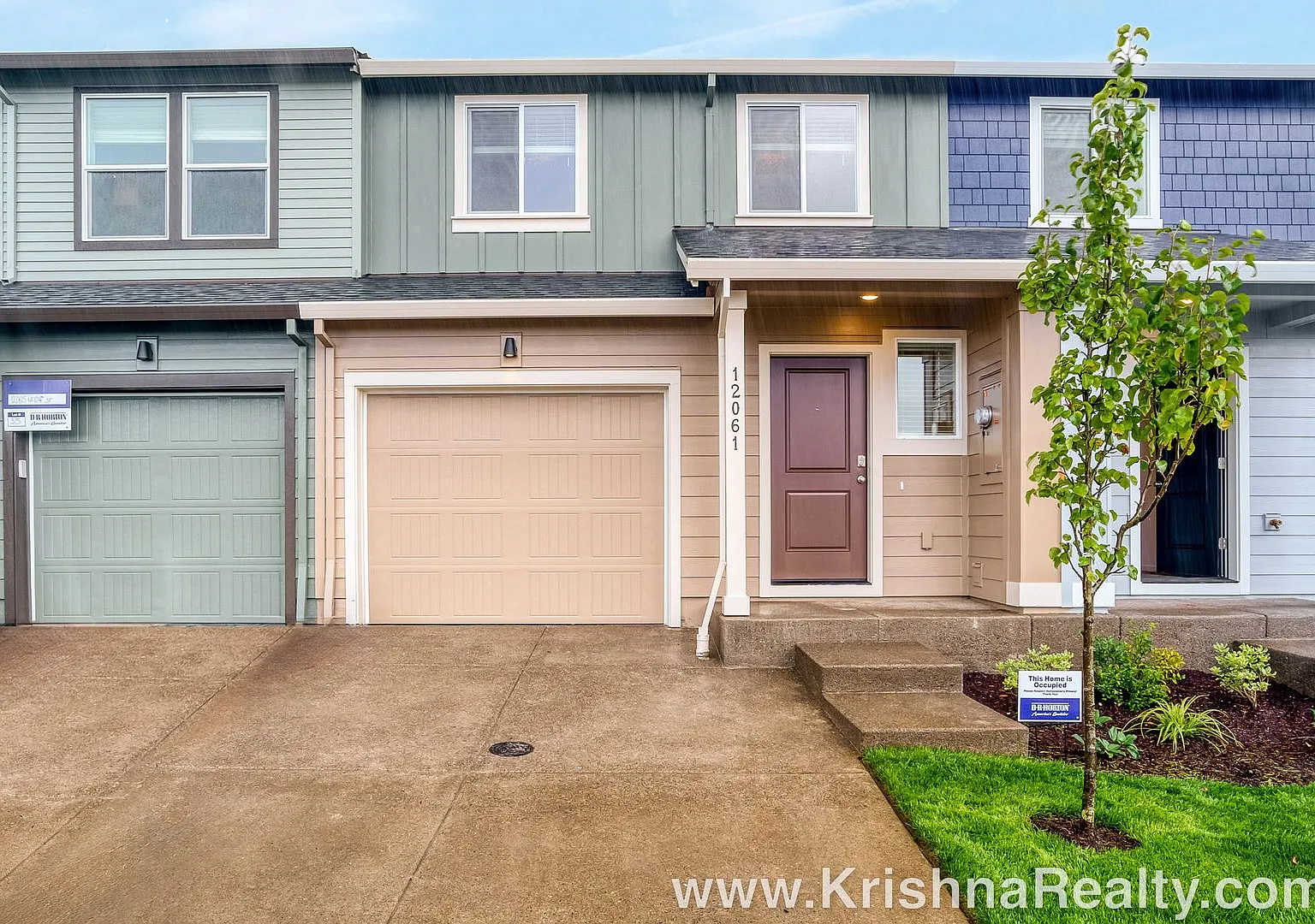 Beautiful 2-Year-Old 3-Bedroom Townhome with Private Fenced Yard, Garage & Central AC — Photo 1