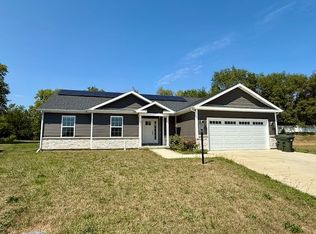 709 N Abbey Rd, Urbana, IL 61802