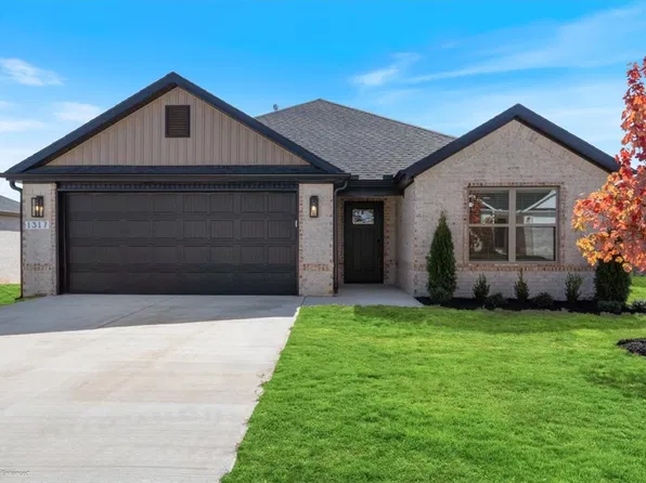 1317 NW 15th Ave, Highfill, AR 72734