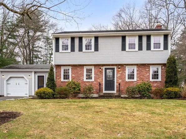 15 Ticonderoga Ln, Millis, MA 02054