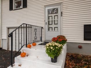 29 New York Ave, Lake Hopatcong, NJ 07849