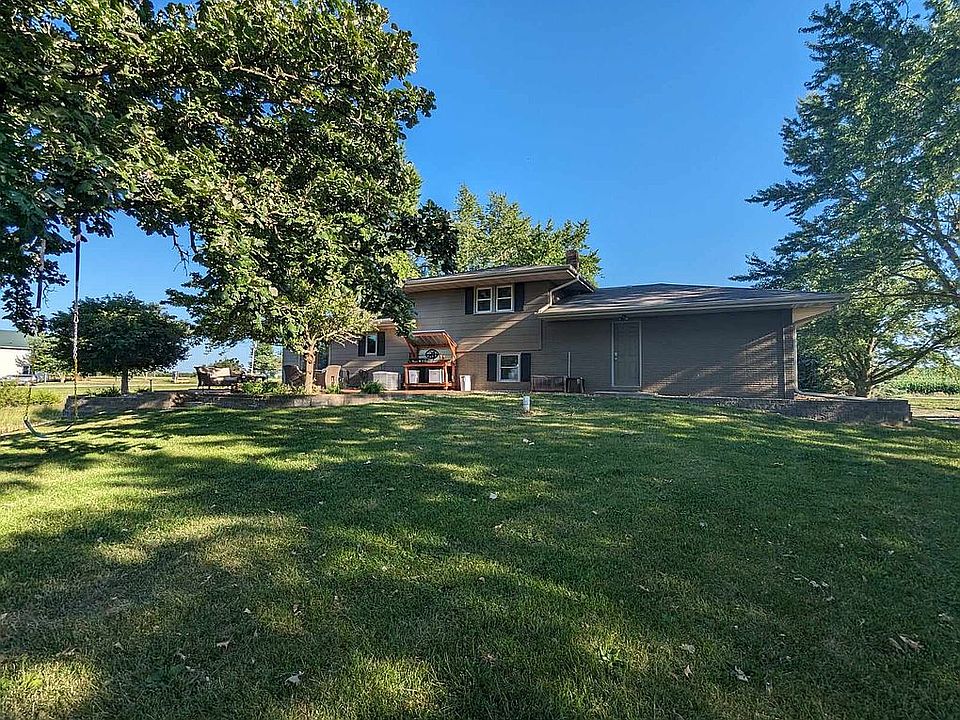 1st image of 752 S 44th Ave E