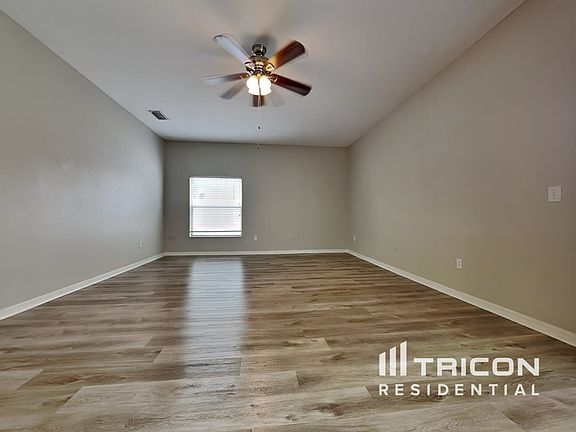 4th image of 31308 Makinaw Ln