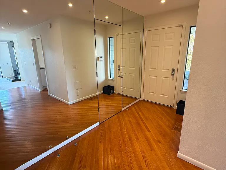 6052 Shelter Bay Ave — Photo 13