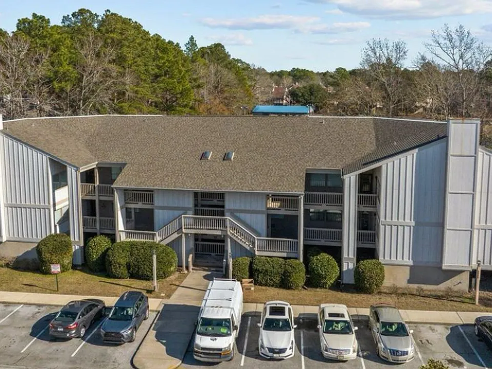 6112 Harbourside Dr