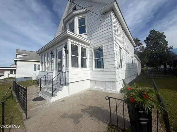 2734 Broadway, Schenectady, NY 12306