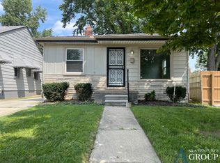 8085 Stephens Rd, Center Line, MI 48015