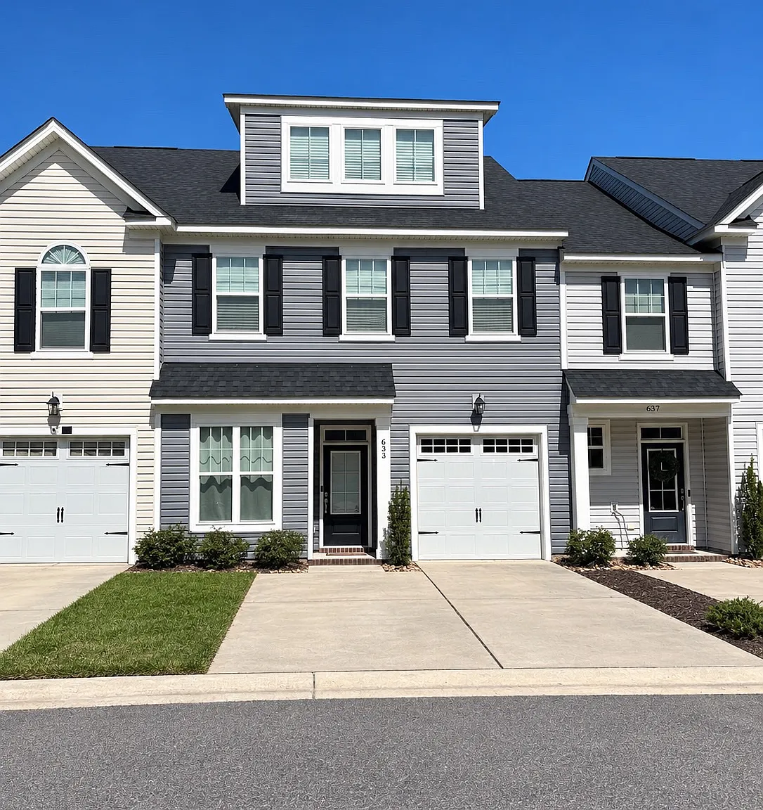 4 bed, 3.5 bath, 1945 sqft, $3,200 — Photo 1