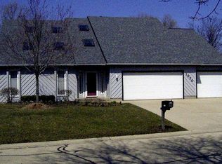 1930 Chatfield Ln, Lisle, IL 60532