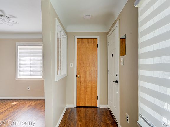 5th image of 28948 Boston St