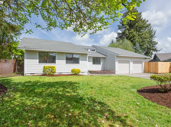 1676 NW Youngwood Ct, Roseburg, OR 97471