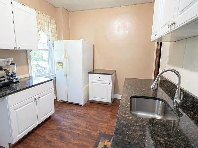44 Edgemere Ave — Photo 5
