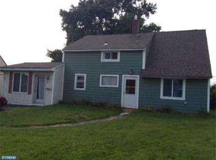 15 Ivy Hill Rd, Levittown, PA 19057