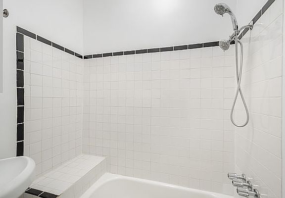 5th image of 602 Bainbridge St #3
