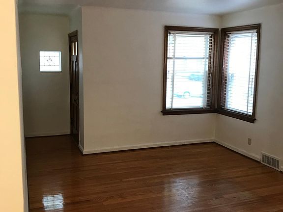 4th image of 6343 Sutherland Ave