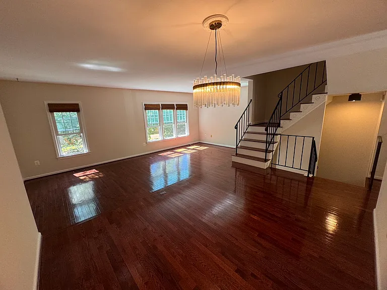 8985 Omega Ct — Photo 4