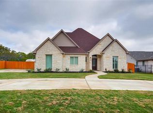207 Campo Colinas Dr, Bertram, TX 78605