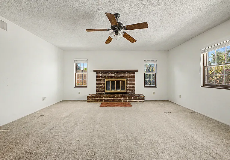 2822 E Willow Ave — Photo 12