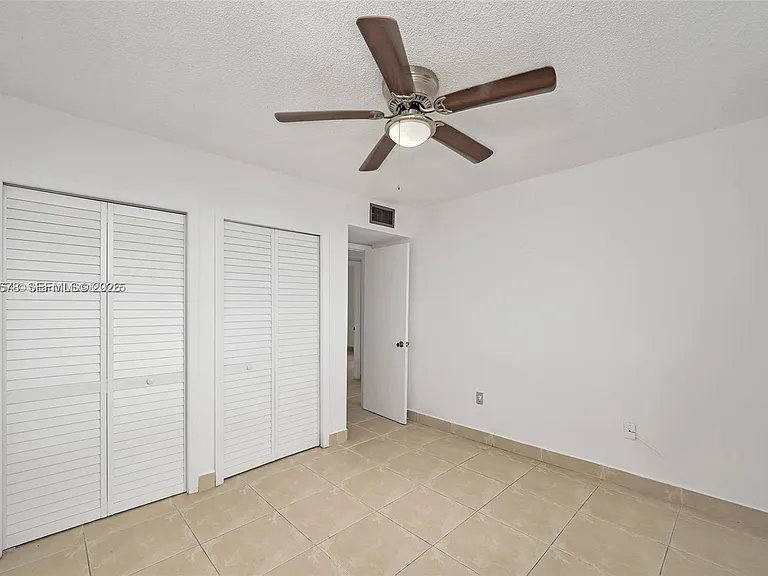 5050 NW 7th St #202 — Photo 14