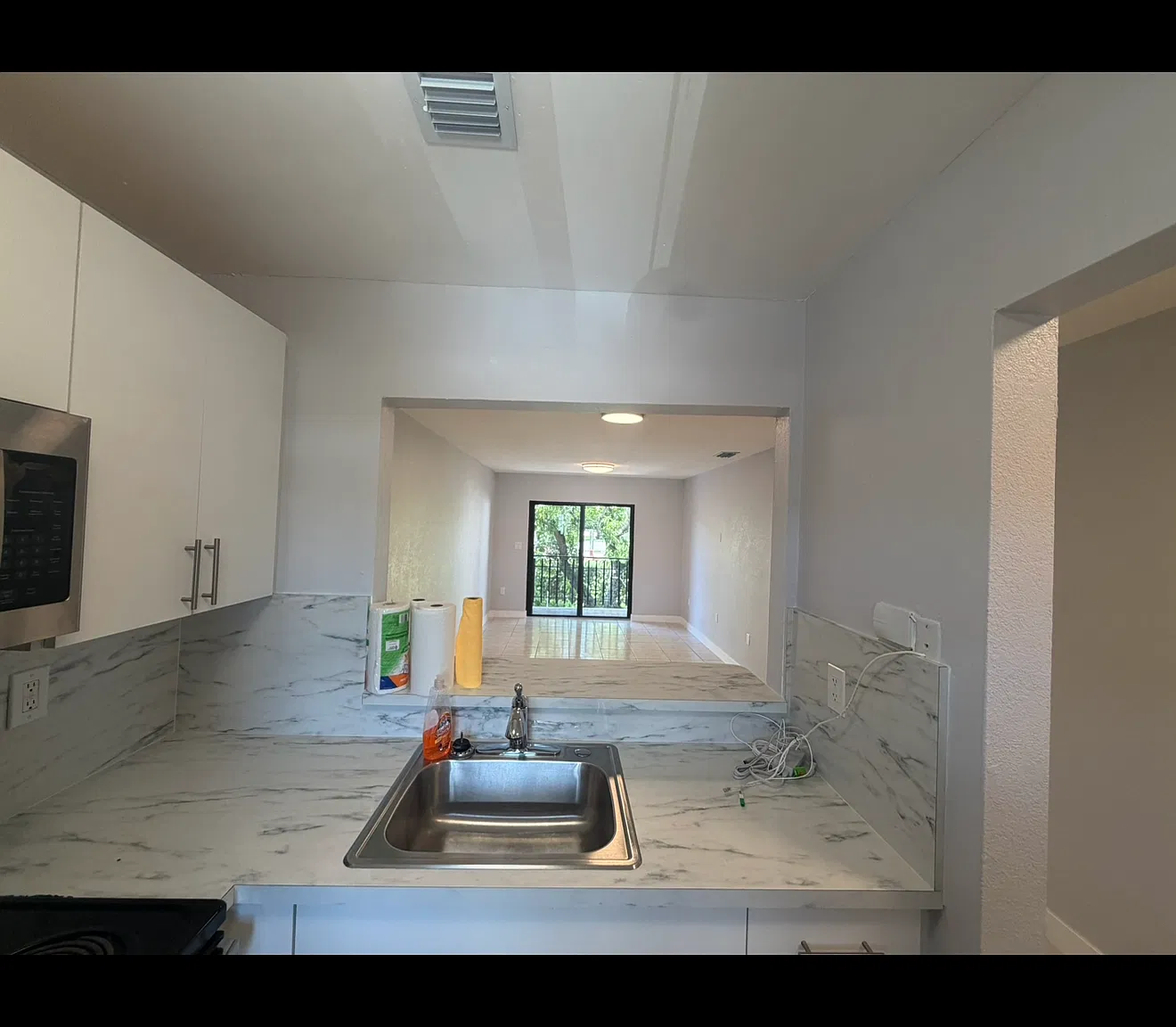 2 bed, 1000 sqft, $2,000 — Photo 2