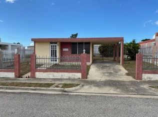 521 Calle Ceiba, Santa Isabel, PR 00757