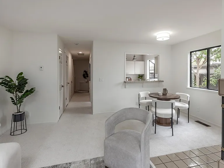 700 Chiquita Ave #6 — Photo 2