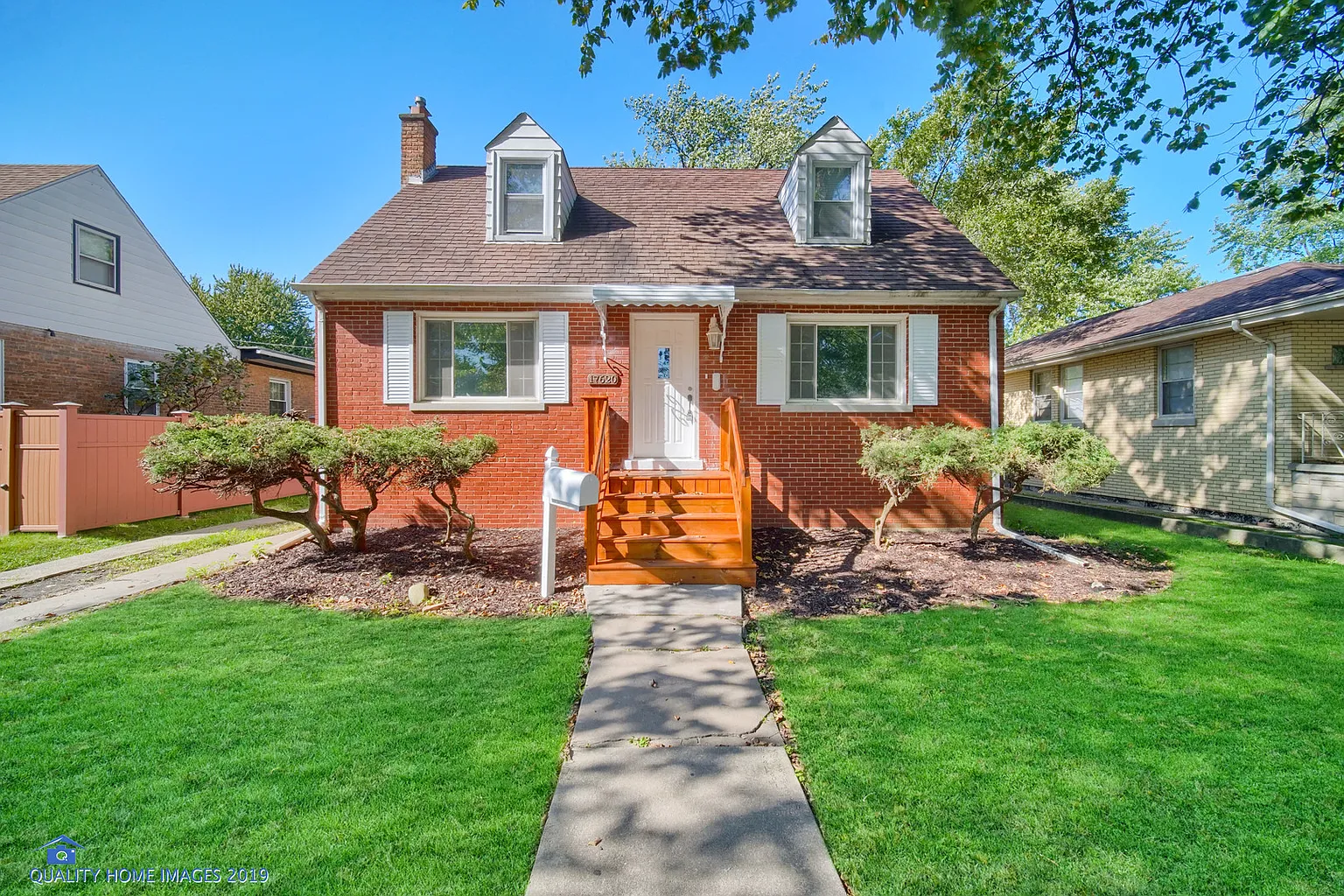 17620 Henry St photo 1