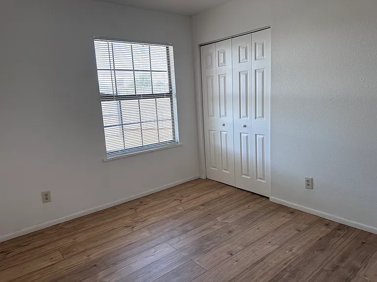 2400 N Grand Ave #B — Photo 9